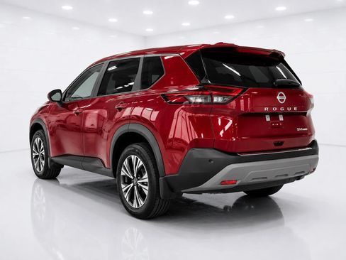 Used 2023 Nissan Rogue SV AWD/4WD image 3