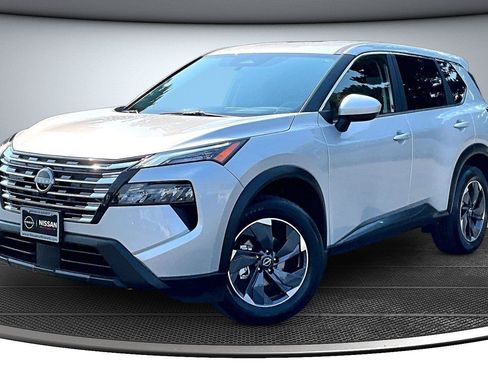 Used 2025 Nissan Rogue SV AWD/4WD image 4
