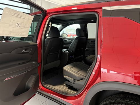 New 2026 Chevrolet Traverse LT w/ Sun and Wheel Package image 21