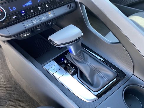 Certified 2025 Hyundai Elantra Sport image 24