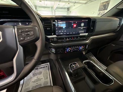 Used 2024 GMC Sierra 1500 SLT w/ SLT Convenience Package image 10