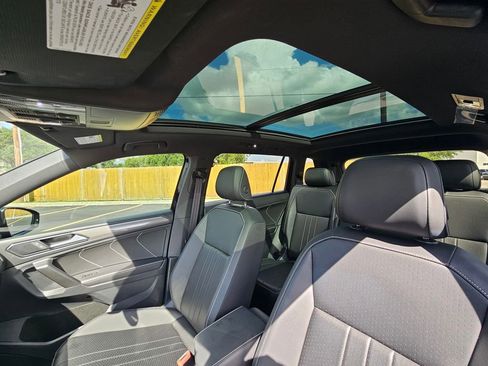 Used 2024 Volkswagen Tiguan SE R-Line w/ MDO Package, Three-Row FWD image 18