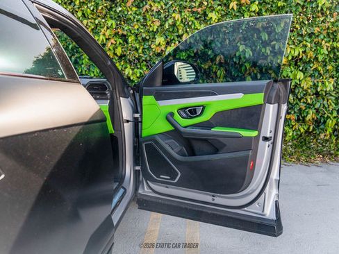 Used 2021 Lamborghini Urus image 41