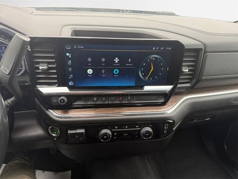 Used 2024 Chevrolet Silverado 2500 LT image 22