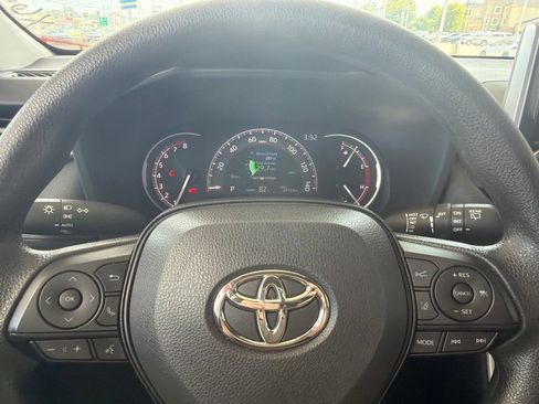 Certified 2025 Toyota RAV4 XLE AWD/4WD image 11