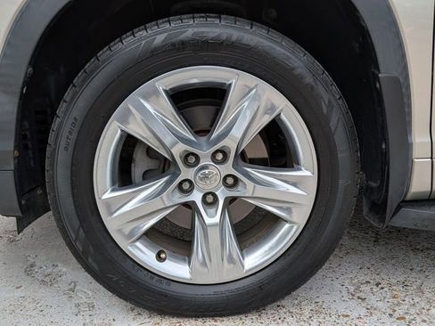 Used 2014 Toyota Highlander Limited FWD image 7
