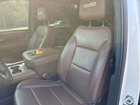 Used 2024 Chevrolet Suburban High Country w/ Max Trailering Package image 9