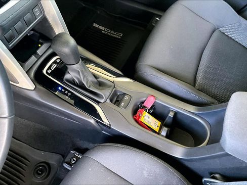 Used 2024 Toyota Corolla Cross SE image 16