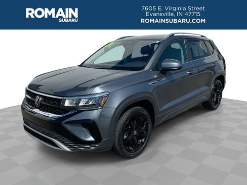 Used 2023 Volkswagen Taos SE w/ Black Wheel Package FWD image 1