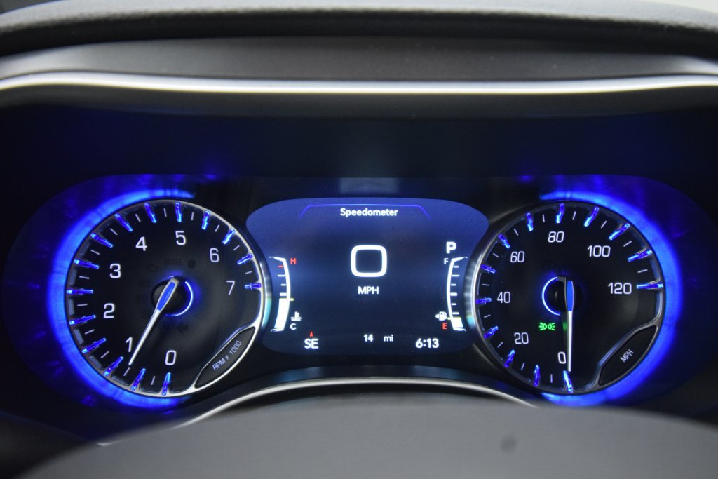 New 2027 Chrysler Pacifica Select AWD/4WD image 19