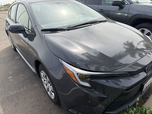 Used 2025 Toyota Corolla LE image 1