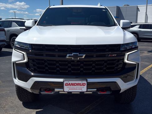 Certified 2024 Chevrolet Tahoe Z71 w/ Luxury Package AWD/4WD image 3