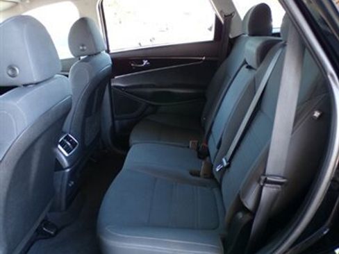 Used 2019 Kia Sorento L FWD image 19