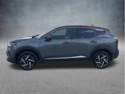 Used 2025 Nissan Kicks SV FWD image 4