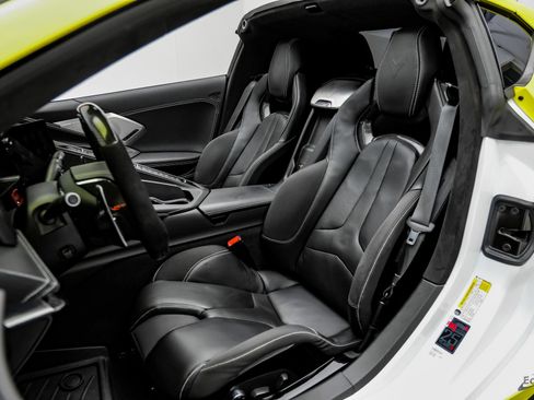 Used 2021 Chevrolet Corvette Stingray Premium Cpe w/ Z51 Performance Package RWD image 44