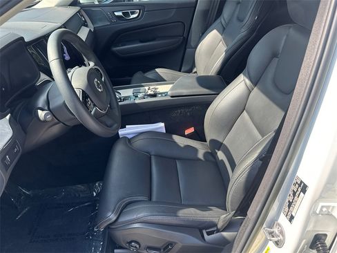 Used 2022 Volvo XC60 B6 Inscription w/ Advanced Package image 9