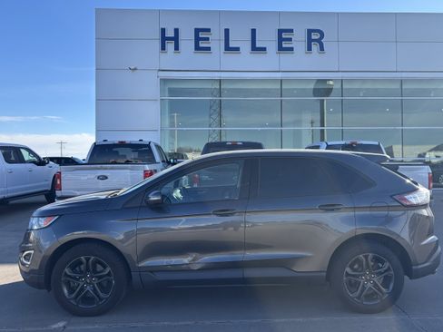 Used 2018 Ford Edge SEL w/ Equipment Group 201A image 3