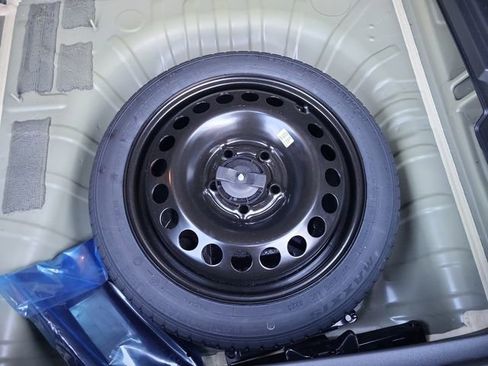 Used 2024 Chevrolet Trax RS image 30