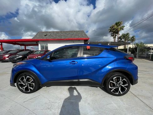 Used 2019 Toyota C-HR XLE FWD image 5