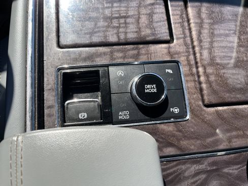 Used 2019 Lincoln Navigator Reserve image 23
