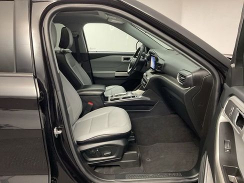 Used 2021 Ford Explorer XLT w/ Equipment Group 202A image 26
