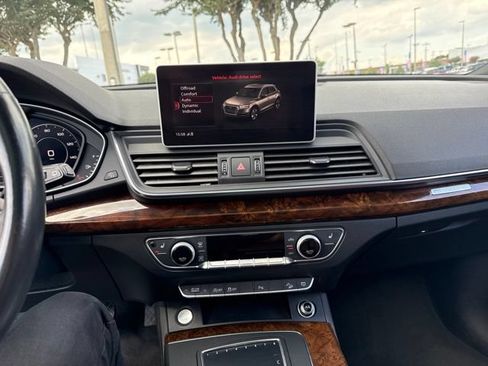 Used 2018 Audi Q5 Prestige w/ Prestige Package AWD/4WD image 3