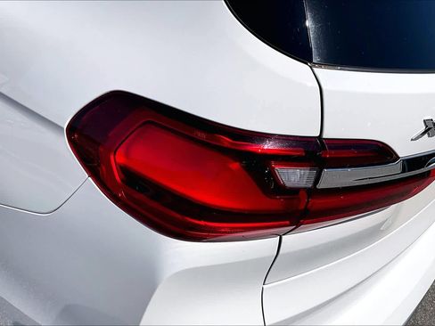 Used 2019 BMW X7 xDrive40i w/ Cold Weather Package AWD/4WD image 30