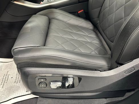 Used 2026 BMW X5 xDrive50e image 13