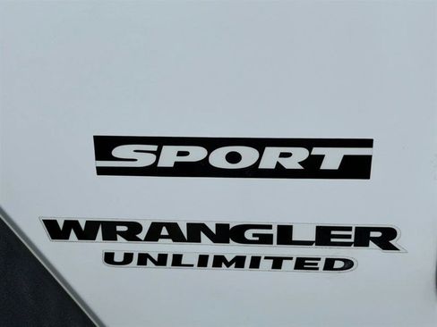 Used 2015 Jeep Wrangler Unlimited Sport w/ Quick Order Package 24S AWD/4WD image 19