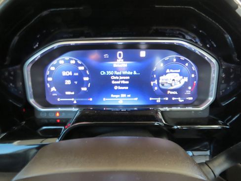 Used 2026 Chevrolet Silverado 2500 LTZ w/ LTZ Convenience Package image 24