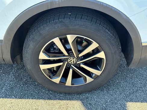 Used 2022 Volkswagen Tiguan S image 19