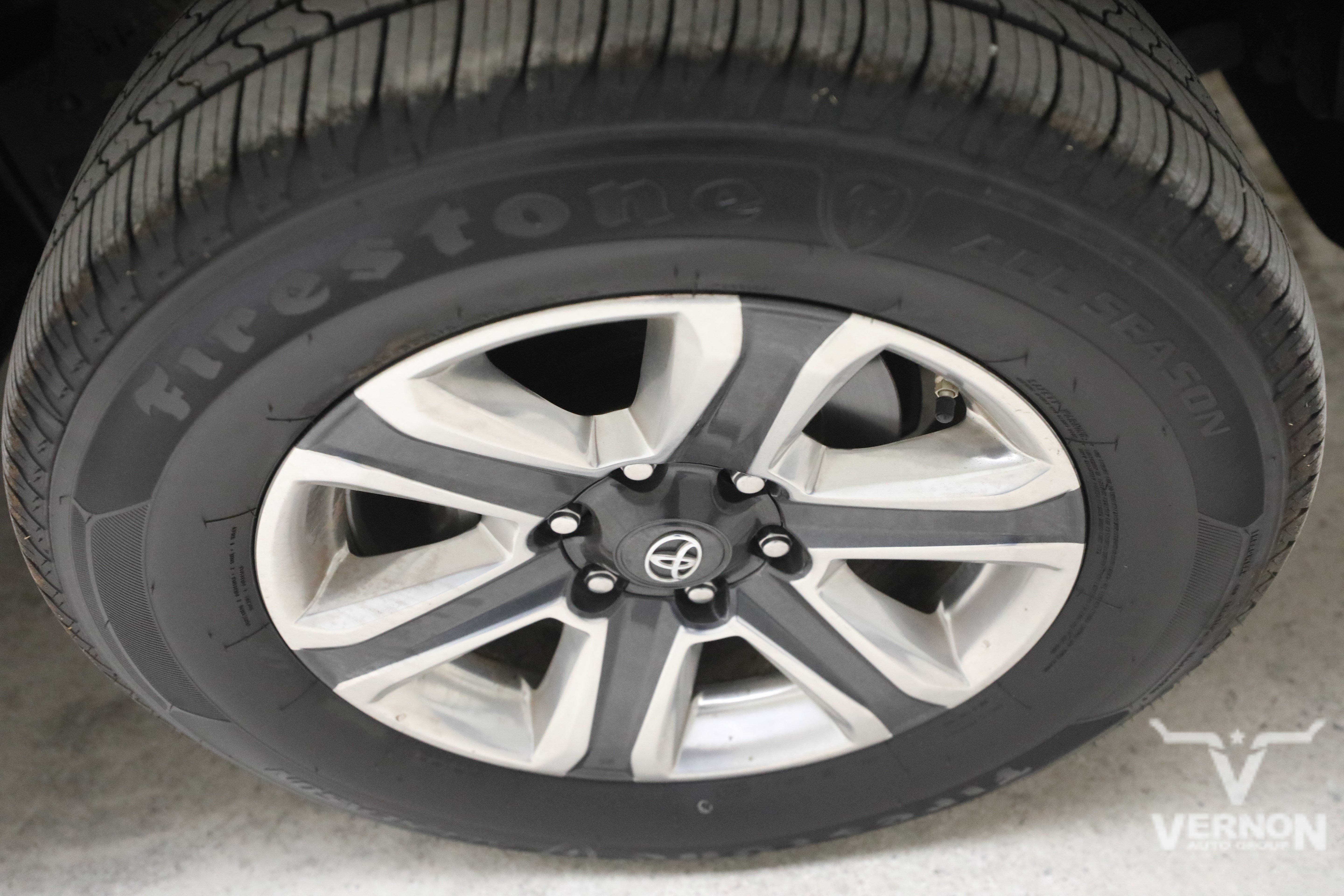 Used 2018 Toyota Tacoma Limited AWD/4WD image 32