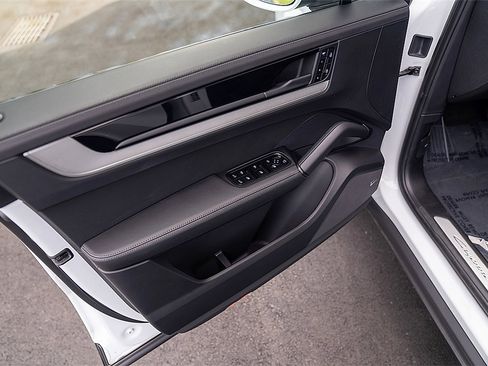 Certified 2025 Porsche Cayenne S image 16