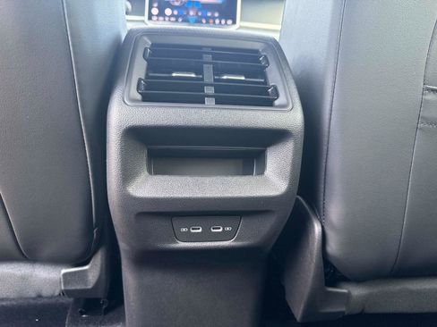 New 2025 Volkswagen Tiguan SE R-Line image 18