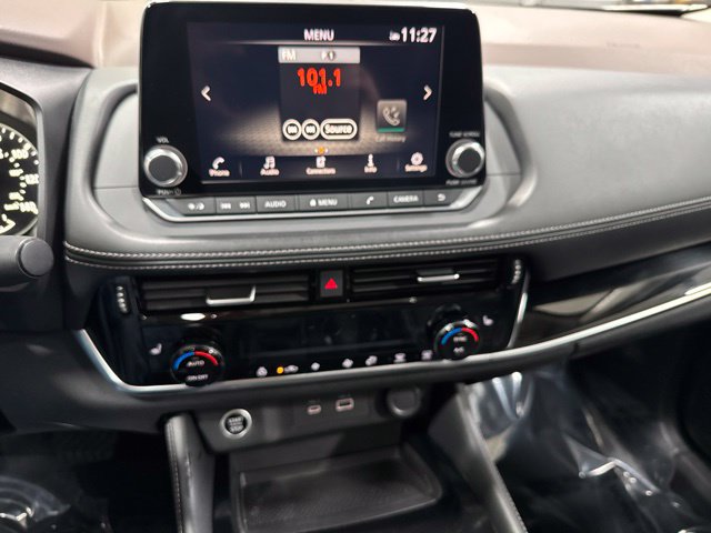 Used 2023 Nissan Rogue SL AWD/4WD image 16