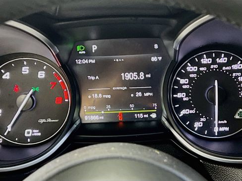 Used 2018 Alfa Romeo Stelvio Quadrifoglio w/ Convenience Package AWD/4WD image 22