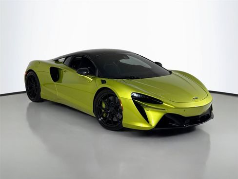 Used 2023 McLaren Artura RWD image 36