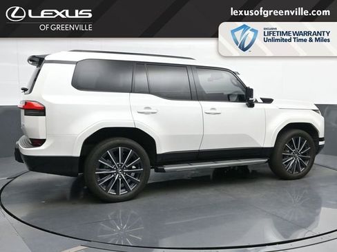 Used 2024 Lexus GX 550 w/ Accessory Package (Z1) AWD/4WD image 8