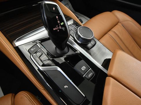 Used 2019 BMW M550i xDrive M550i xDrive AWD 4dr Sedan image 22