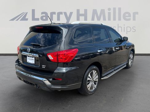 Used 2017 Nissan Pathfinder SV w/ Trailer Tow Package AWD/4WD image 6
