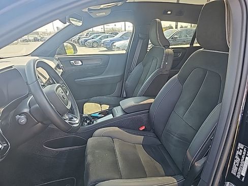 Used 2023 Volvo C40 P8 Recharge Plus image 3