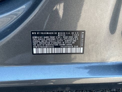 Used 2025 Volkswagen Jetta SE FWD image 28