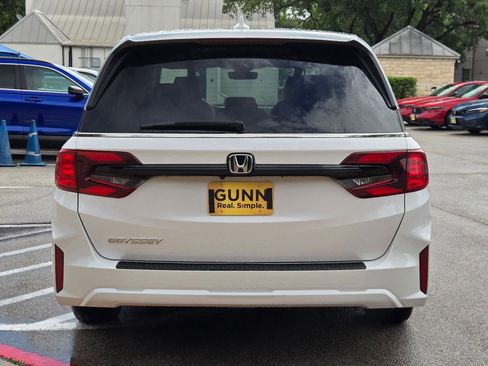 Used 2025 Honda Odyssey EX-L image 4