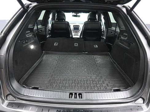 Used 2019 Lincoln Nautilus Select image 52