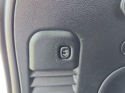 Used 2022 Jeep Grand Cherokee Laredo X image 8