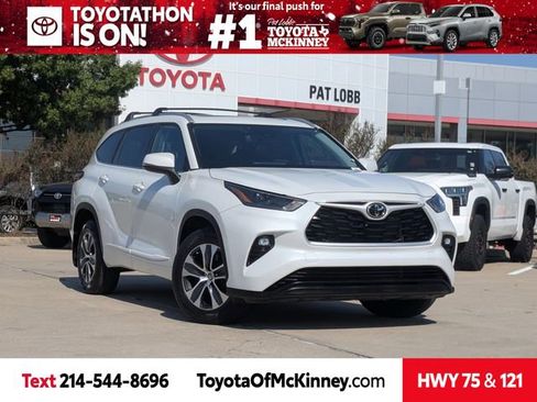 Used 2022 Toyota Highlander XLE image 1
