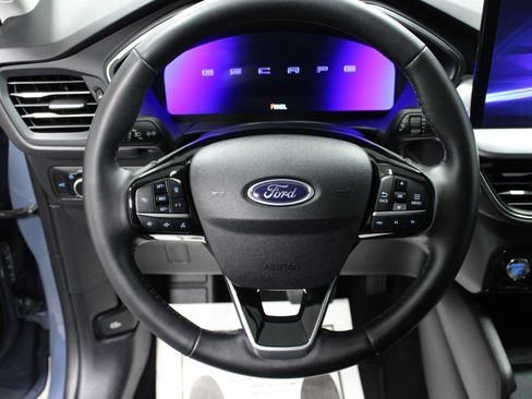 Used 2025 Ford Escape Platinum image 17