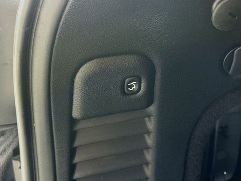 Used 2017 Jeep Grand Cherokee Altitude AWD/4WD image 28