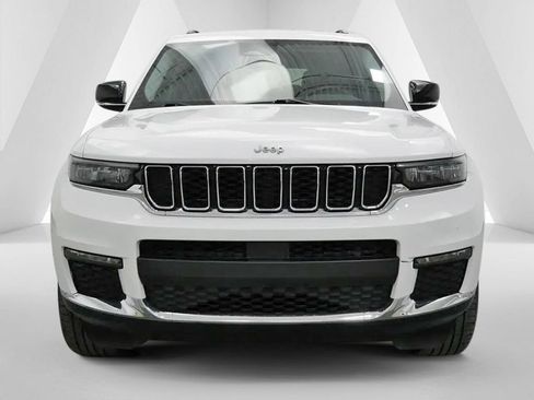 Used 2023 Jeep Grand Cherokee L Limited AWD/4WD image 2
