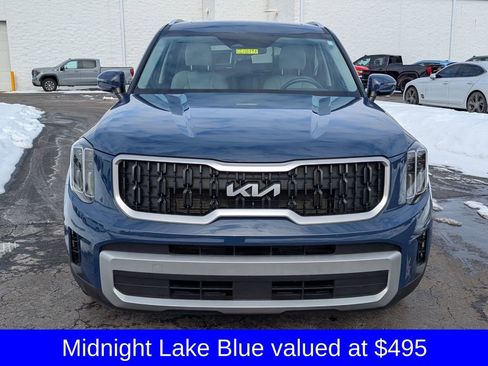 Used 2023 Kia Telluride EX w/ EX Captain's Chair Package image 2